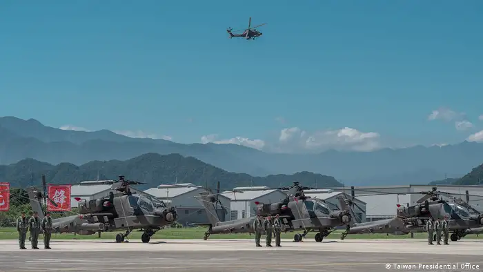 Taiwan - Offizielle militärische Zeremonie für die Einweihung der US-Apache AH-64E Hubschrauber