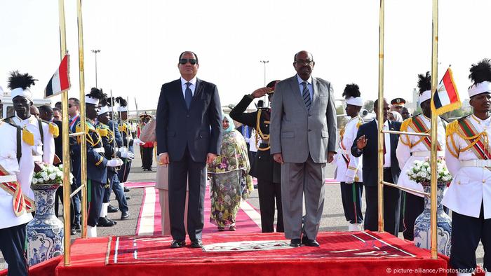 Sudan Besuch des ägyptischen Präsidenten Abdel-Fattah al-Sisi (picture-alliance/Photoshot/MENA)