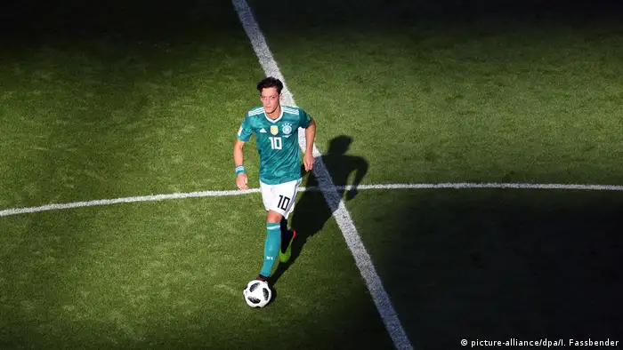 Russland - Mesut Özil zur WM Vorrudne (picture-alliance/dpa/I. Fassbender)