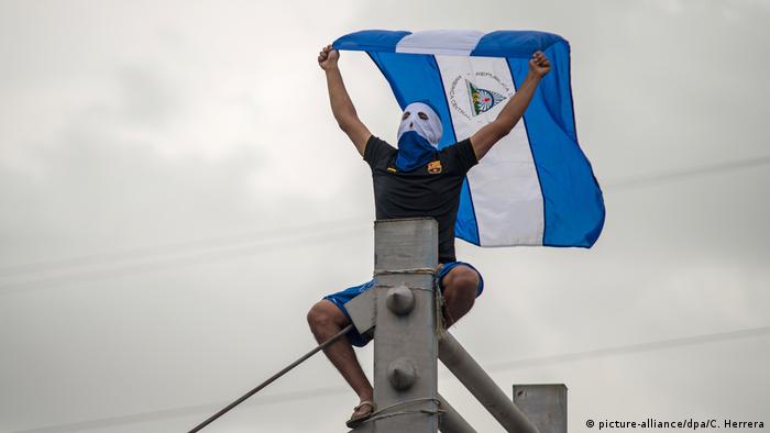 Nicaragua Proteste (picture-alliance/dpa/C. Herrera)