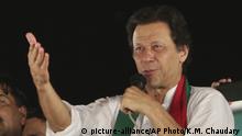 Зірка крикету Імран Хан оголосив себе переможцем виборів у Пакистані