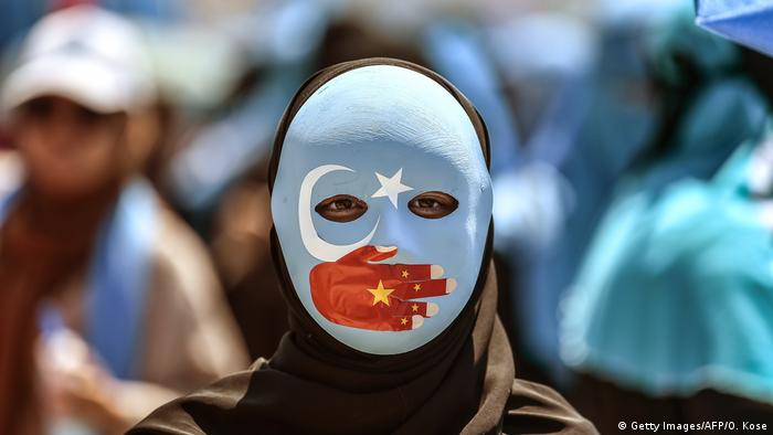 Türkei Protest vor der Botschaft Chinas in Istanbul | Solidarität mit Uiguren