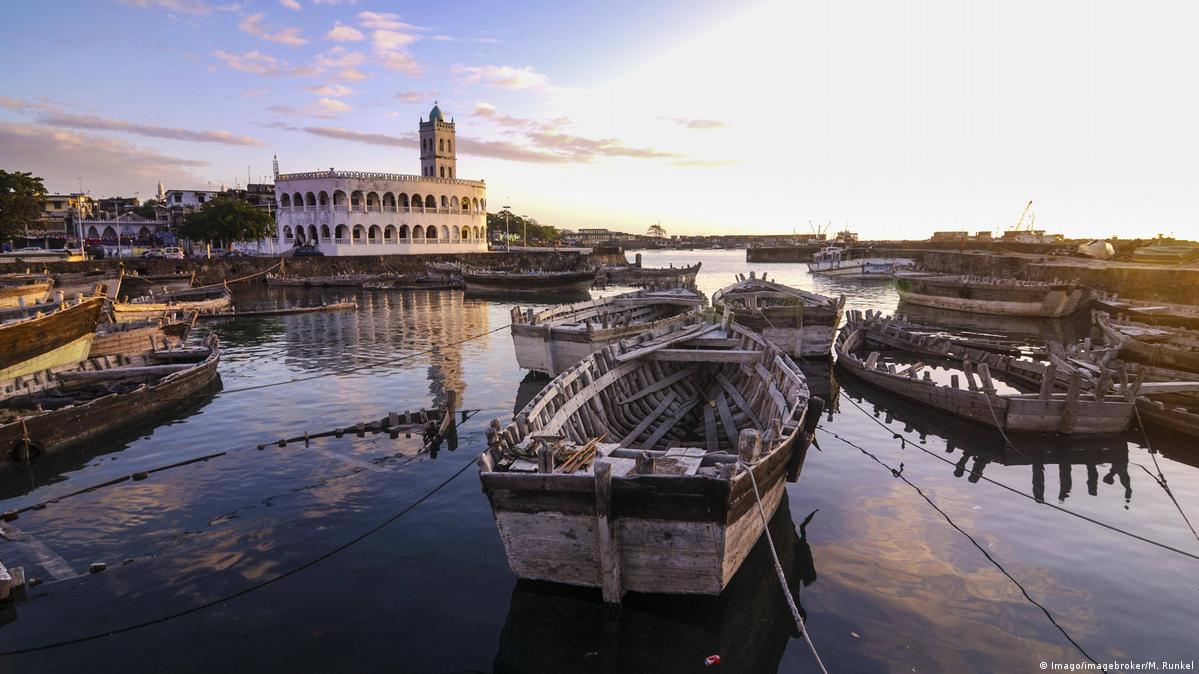 Yes vote in Comoros referendum gives president more power – DW – 08/01/2018