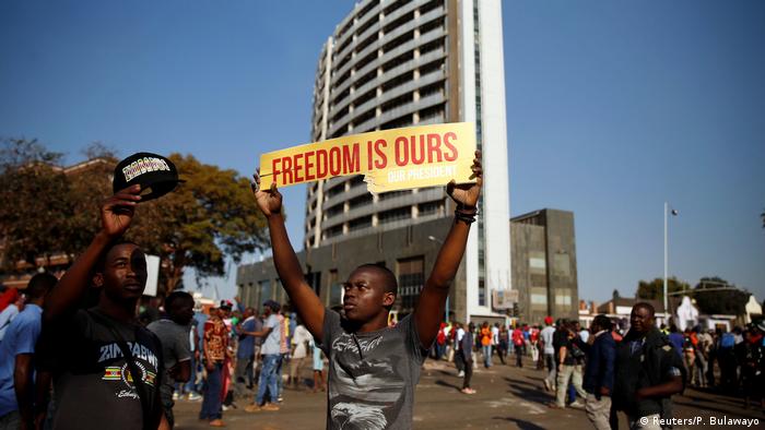 A polícia confirmou a morte de 6 manisfestante do MDC