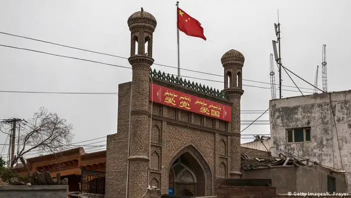 China Kaschgar Mosche chinesische Fahne