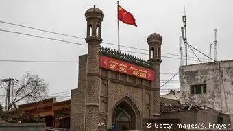 China Kaschgar Mosche chinesische Fahne