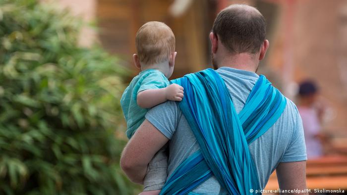 Чоловіки в Україні зможуть піти в оплачувану відпустку при народженні дитини