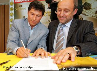 Bivši bugarski reprezentativac Balakov potpisuje ugovor u društvu svog menadžera