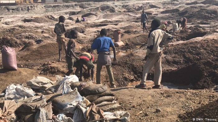 Снимка: В кобалтовите мини на Конго: 