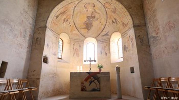 13th-century frescoes in St. Thomas's village church in Pretzien