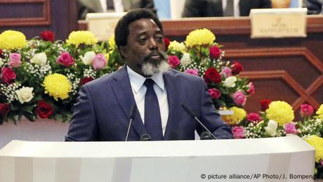 Joseph Kabila bei einer Rede vor dem kongolesischen Parlament (picture alliance/AP Photo/J. Bompengo)