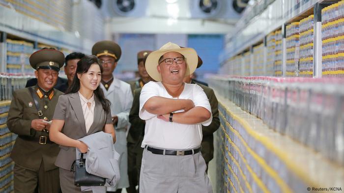 Nord Korea - Kim Jong-Un besucht Fabrik (Reuters/KCNA)