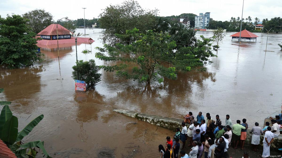 India S Kerala On High Alert As Flash Floods Kill Dozens Dw