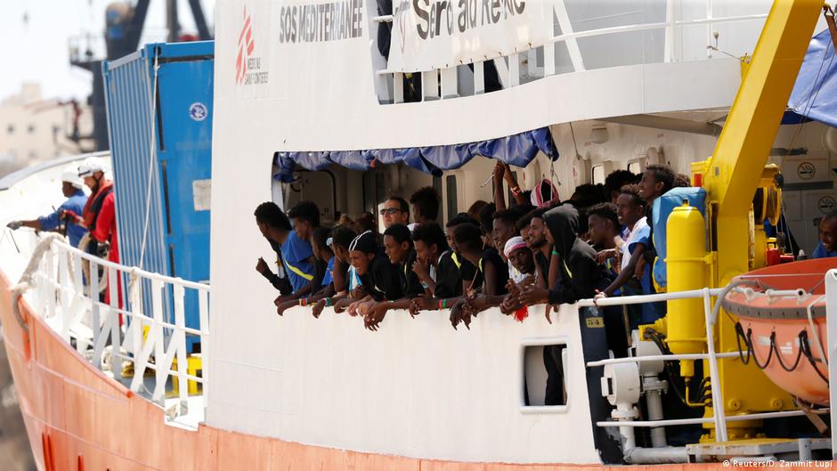 Aquarius 2 migrant rescue ship loses licence