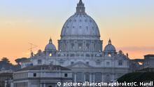 Папа Римський позбавив сану двох єпископів через домагання 