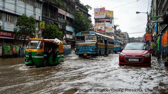 Banjir merendam kota Kolkata, India