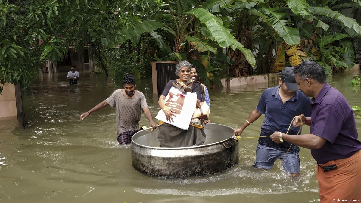 India S Kerala State Witnesses Worst Floods In Century Dw 08 17 2018
