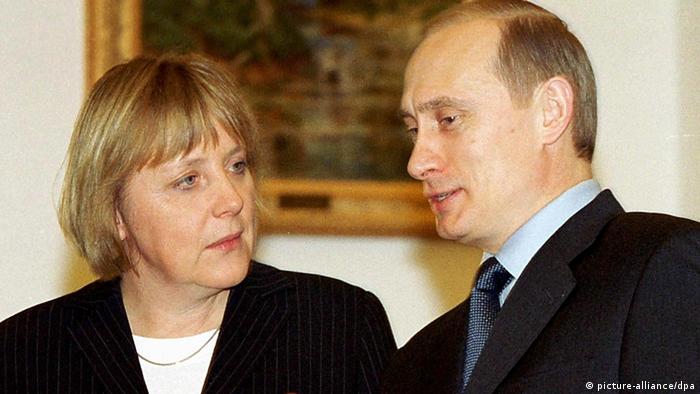 Poutine accueille Merkel à Moscou en 2002 (picture-alliance/dpa)