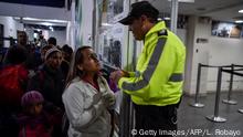 Venezolanos atrapados en frontera piden a Perú exoneración en exigencia de pasaporte