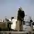 Grenze Irak Iran - Trucks die Waren in den Irak liefern