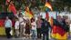 Integrantes de marcha do Pegida em Dresden empunham bandeiras da Alemanha Integrantes de marcha do Pegida em Dresden empunham bandeiras da Alemanha