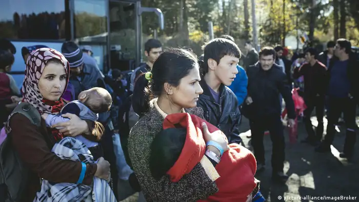 Refugees arriving in Austria