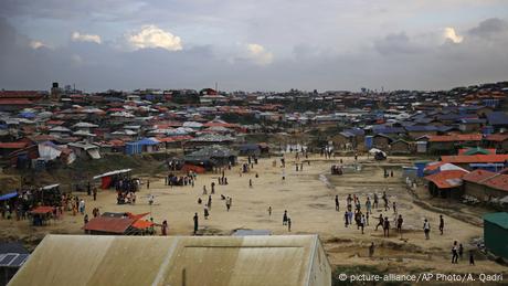 Bangladesh: Gang violence in Rohingya refugee camps prompt fear