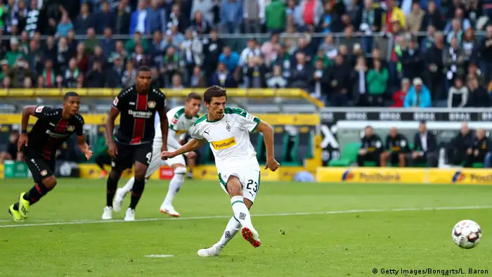 Fußball 1. Bundesliga | Borussia Mönchengladbach - Bayer 04 Leverkusen | Tor (1:0) (Getty Images/Bongarts/L. Baron)