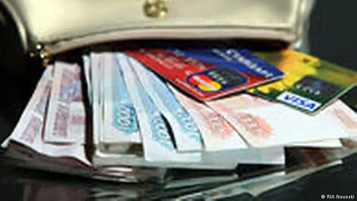 Russland Währung Kreditkarte und Rubeln (RIA Novosti)