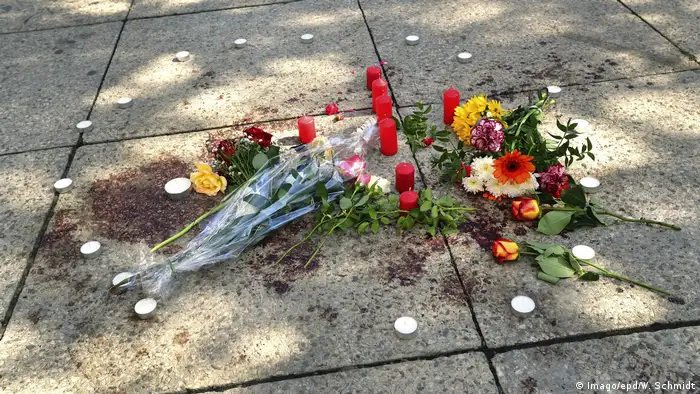 Chemnitz Blumen und Kerzen nach Gewalttat