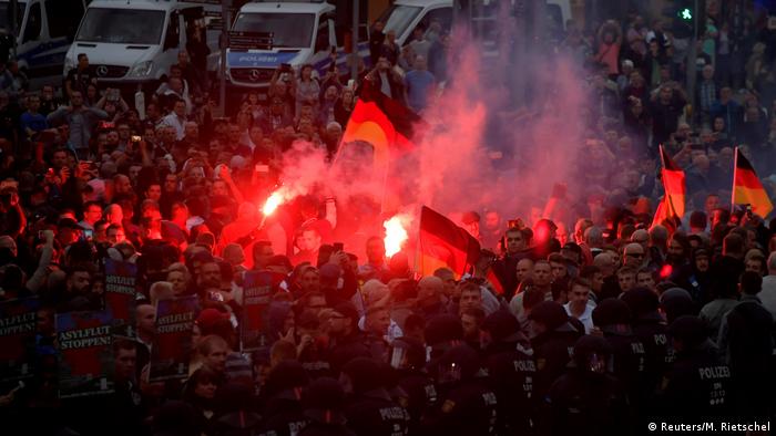 Deutschland Demonstration der rechten Szene in Chemnitz (Reuters/M. Rietschel)