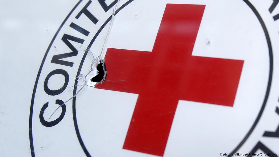 Розслідування: Червоний Хрест РФ зміцнює співпрацю з Кремлем – DW – 25.11.2025