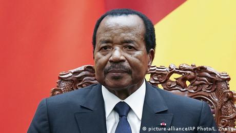 Portrait von Präsident Paul Biya (picture-alliance/AP Photo/L. Zhang)