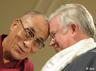 达赖喇嘛与科赫亲密无间（7月29日图片）