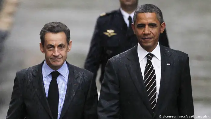 Kuriose Staatsempfänge Nicolas Sarkozy und Barack Obama (picture-alliance/dpa/I. Langsdon)