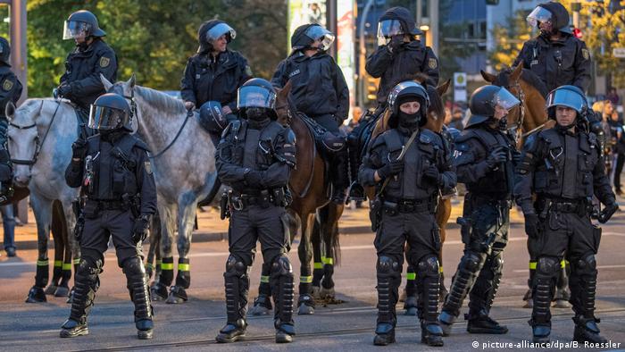 Deutschland AfD-Kundgebung und Gegenproteste in Chemnitz ziehen tausende Demonstranten an