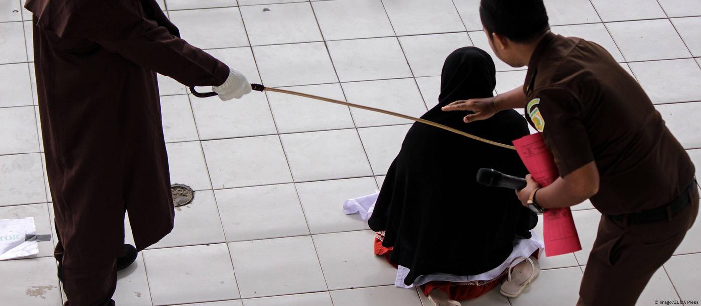 Two Malaysian women caned for same-sex relations – DW – 09/03/2018