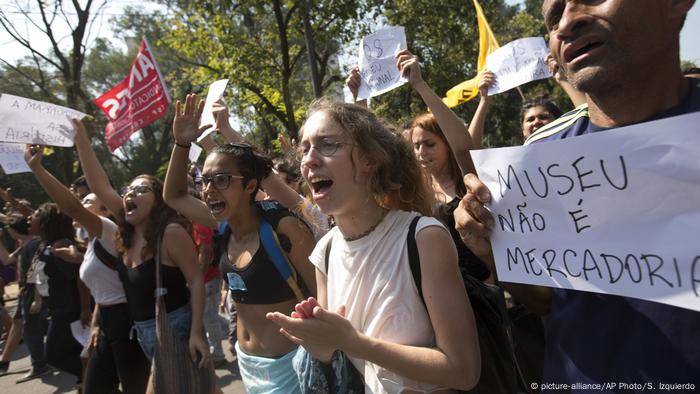 Proteste nach dem Brand im Nationalmuseum