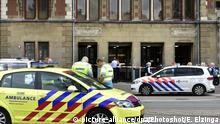(180831) -- AMSTERDAM, Aug. 31, 2018 () -- Police officers work at Amsterdam's Central Station, the Netherlands, on Aug. 31, 2018. Two people were injured in a stabbing incident at Amsterdam's Central Station on Friday, according to Dutch television NOS. (/Evert Elzinga) (jmmn) |
