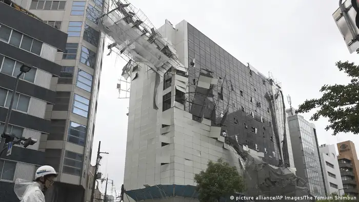 Japan Unwetter Jebi Zerstörung in Osaka
