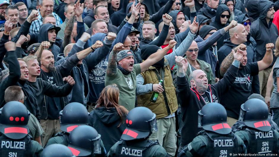 Demonstracije desničara u Kemnicu, posle ubistva Danijela H. 27.08.2018