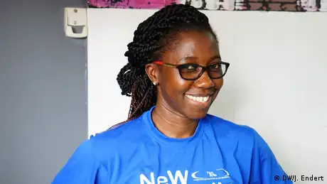 Precious Ankomah, program manager bei penplusbytes in Accra, Ghana (DW/J. Endert)
