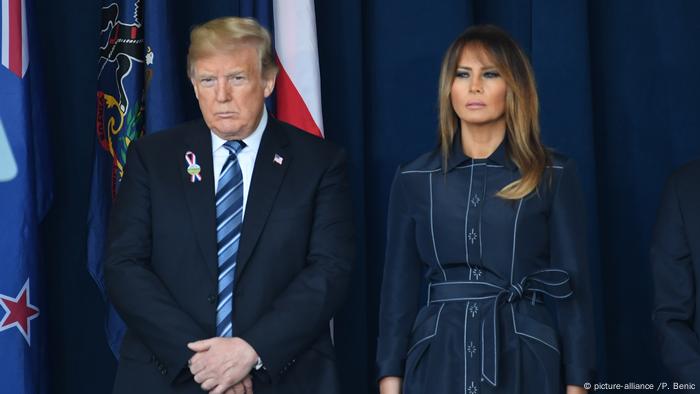 USA, Shanksville: Donald und Melania Trump während der Trauerminute (picture-alliance /P. Benic)