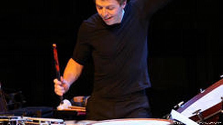 Iannis Xenakis: Persephassa – DW – 10/20/2010