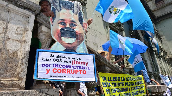 Protest gegen Guatemalas Präsident Morales (picture-alliance/dpa/J.Alfonso)