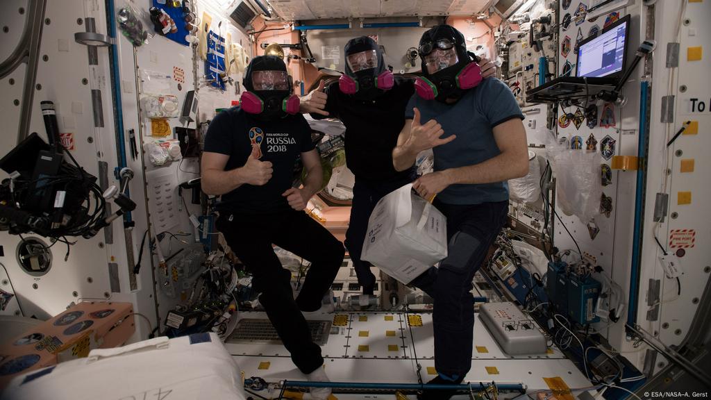 Are Astronauts Stuck On The Iss A Few Questions And Answers Science In Depth Reporting On Science And Technology Dw 12 10 18