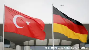 Türkische und Deutsche Flagge