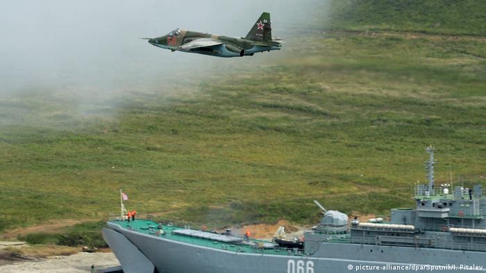 A Russian SU-25 attack plane