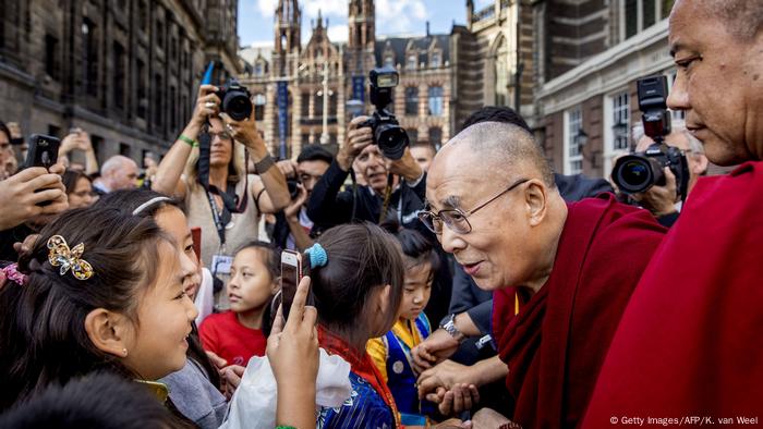 Dalai Lama Ins Krankenhaus Eingeliefert Aktuell Asien Dw 10 04 2019