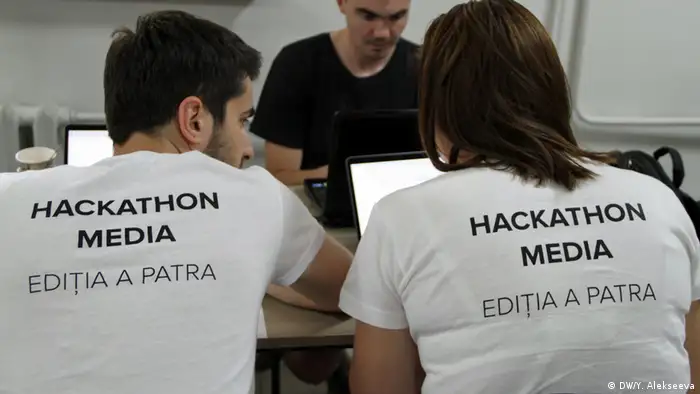 Teilnehmer des Hackathons der DW Akademie im Juli in der Republik Moldau. Es ging um Gamification, also das Vermitteln von Medienkompetenz mit Hilfe von Spielen.